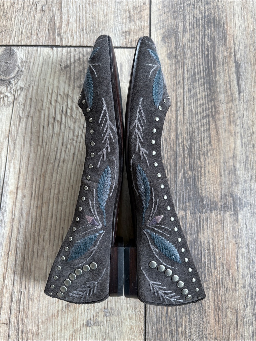 Frye Gray Studded Embroidered Pointy Suede Flats Size 6.5 - Picture 7 of 13